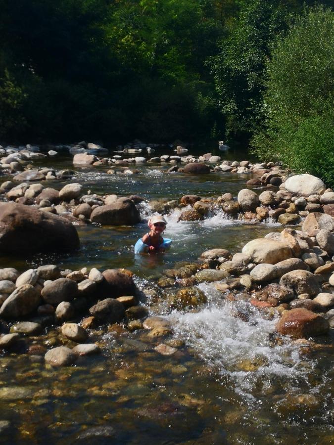Magnifique gite en pierres 6 personnes avec piscine privee Ardeche plein sud Lablachère Extérieur photo