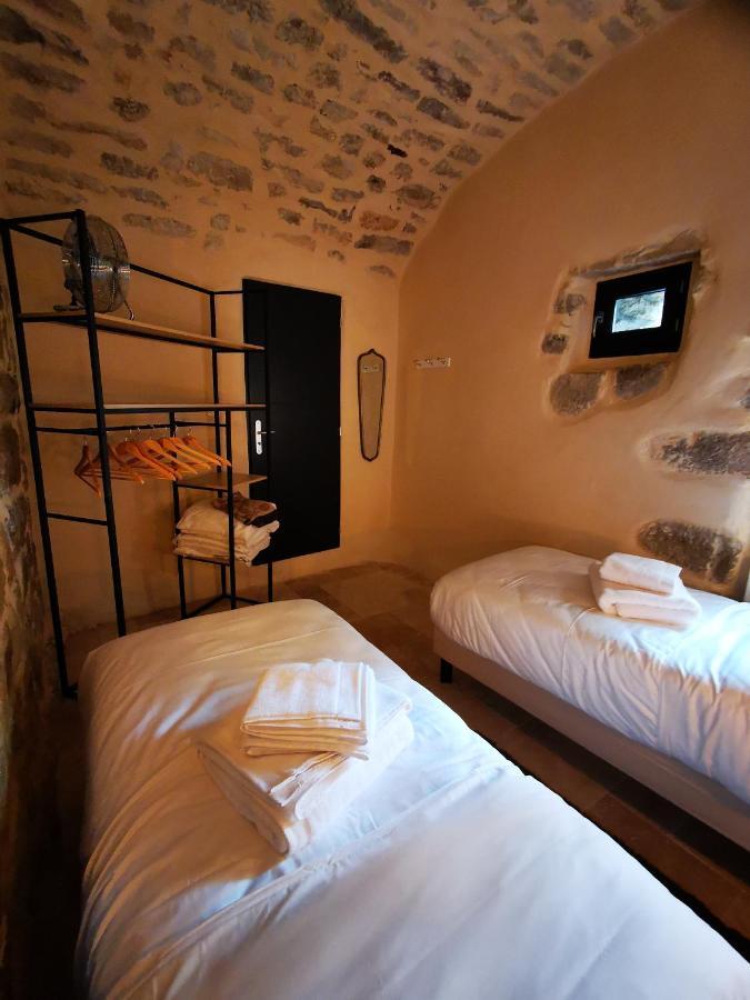 Magnifique gite en pierres 6 personnes avec piscine privee Ardeche plein sud Lablachère Extérieur photo